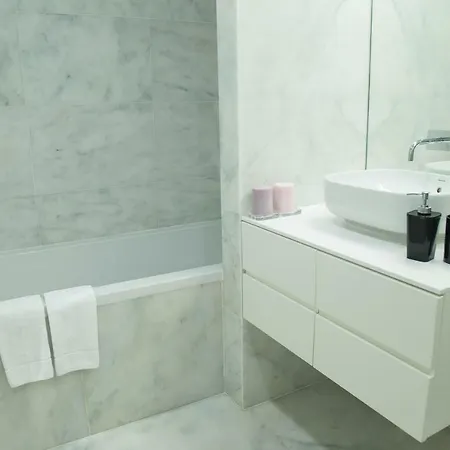 Diamond House With Ac, Avenida Lissabon