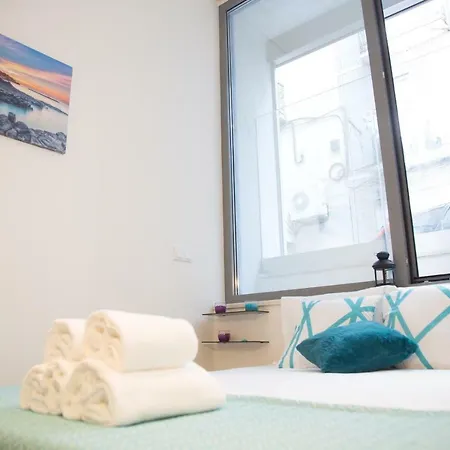 Diamond House With Ac, Avenida