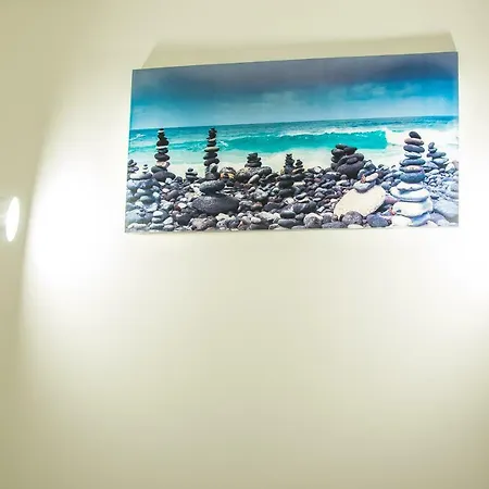 Diamond House With Ac, Avenida Apartment Lissabon